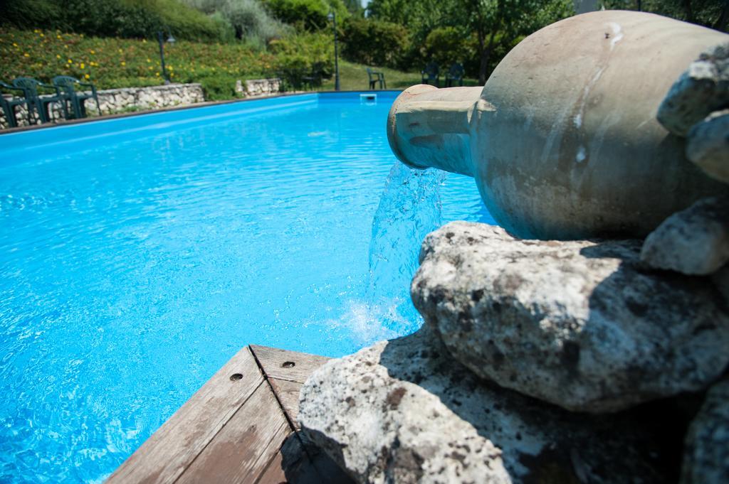 Вилла Agriturismo La Solagna Montebello di Bertona Экстерьер фото