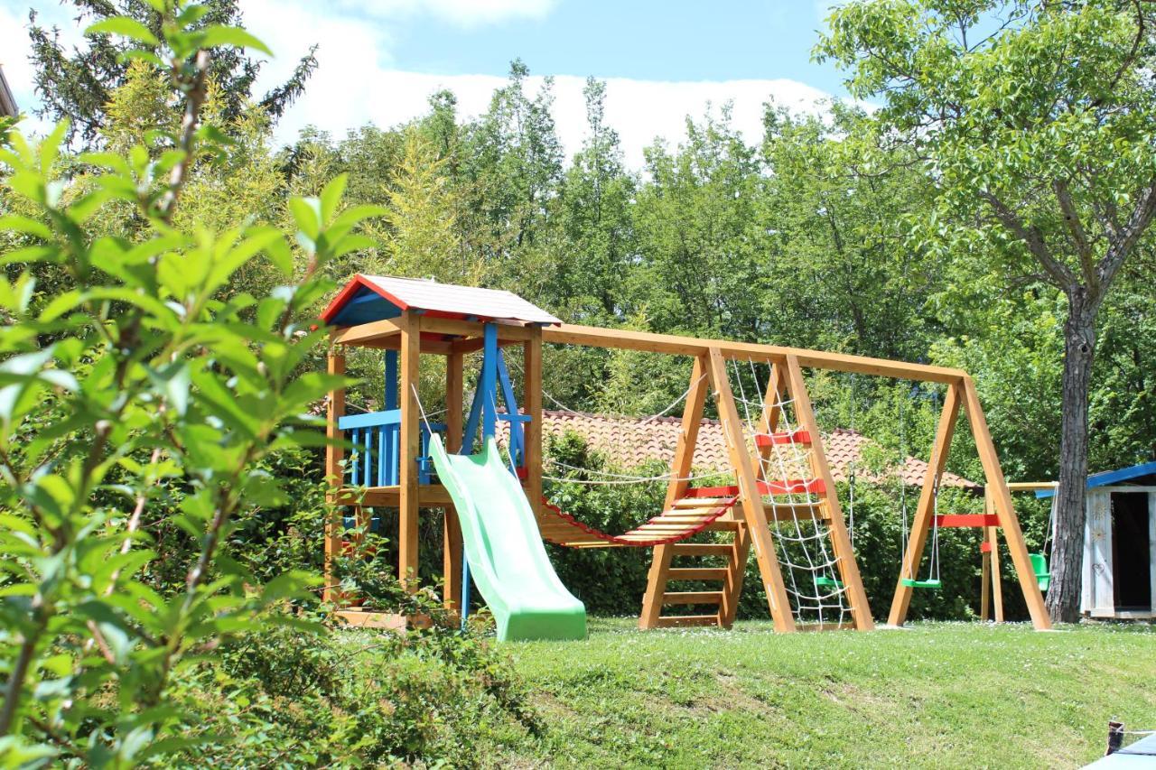 Вилла Agriturismo La Solagna Montebello di Bertona Экстерьер фото